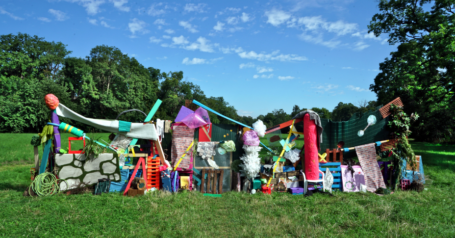 Wandding im Rahmen des Kunstfestivals Poesie im Park im Wiesbadener Schlosspark 2021